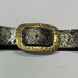 3D metallic and black gold buckle belt NWOT